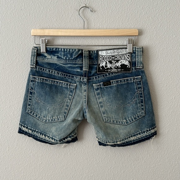 Rodeo crowns mid rise denim shorts size small moussy - Picture 3 of 6